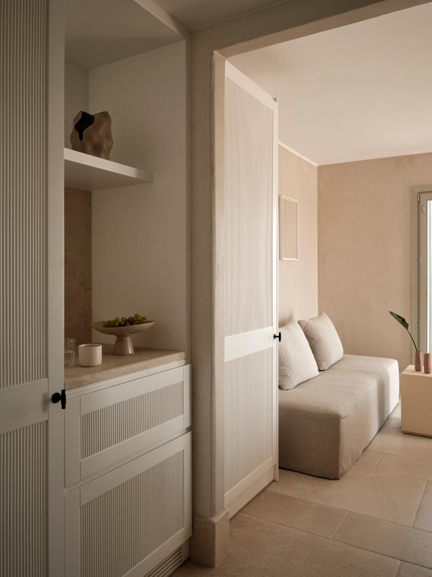 Akria Seaside Suites Nausa Zewnętrze zdjęcie